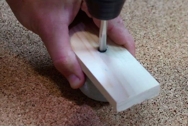 DIY tutorial maçaneta cabideiro com pedra rolada (5)