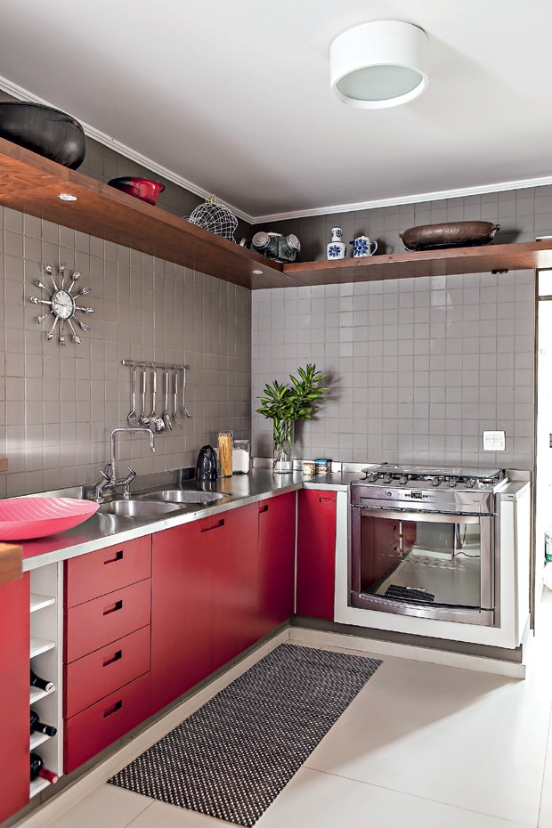Jogo de mostra e esconde na cozinha!  Interior de cozinha, Cozinhas  domésticas, Cores de cozinha